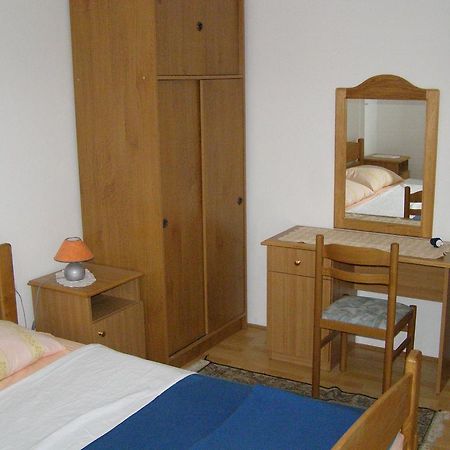 Apartments Kesic Barbat na Rabu Pokoj fotografie