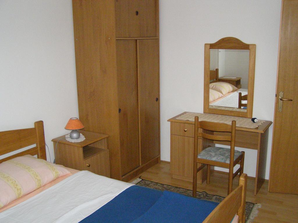 Apartments Kesic Barbat na Rabu Pokoj fotografie