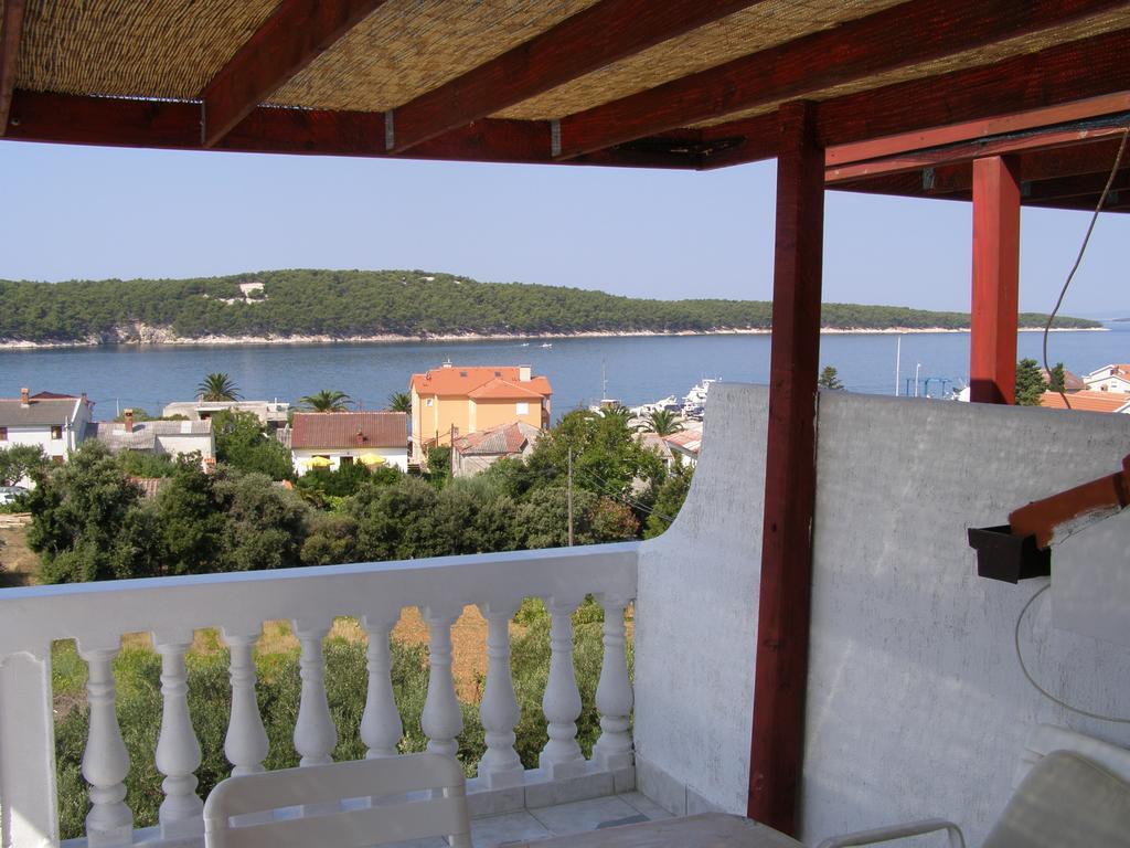Apartments Kesic Barbat na Rabu Pokoj fotografie