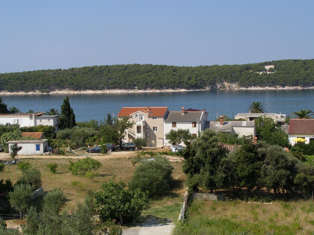 Apartments Kesic Barbat na Rabu Pokoj fotografie